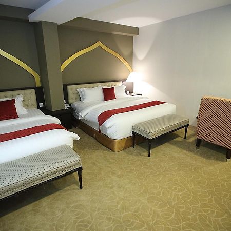 Al Khatiri Hotel Kubang Kerian Esterno foto