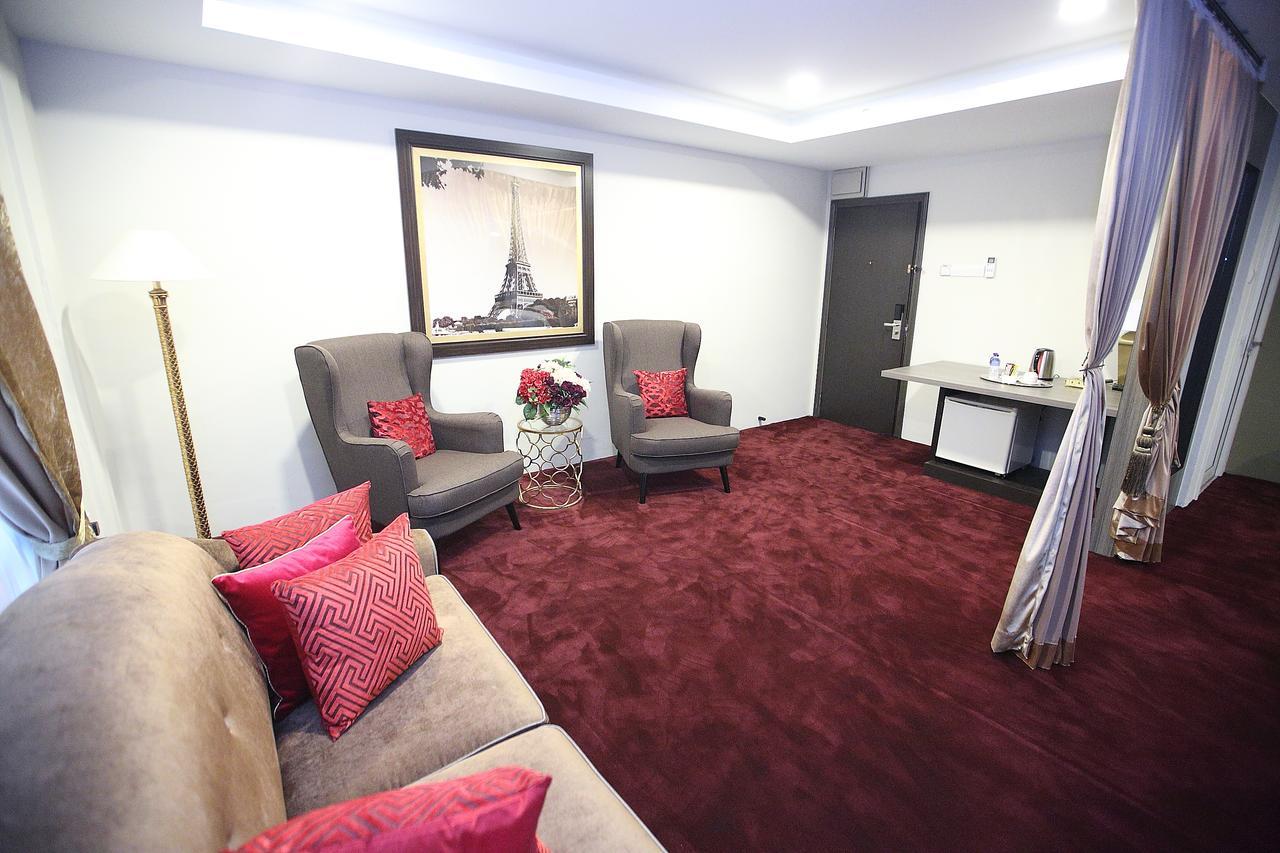 Al Khatiri Hotel Kubang Kerian Esterno foto