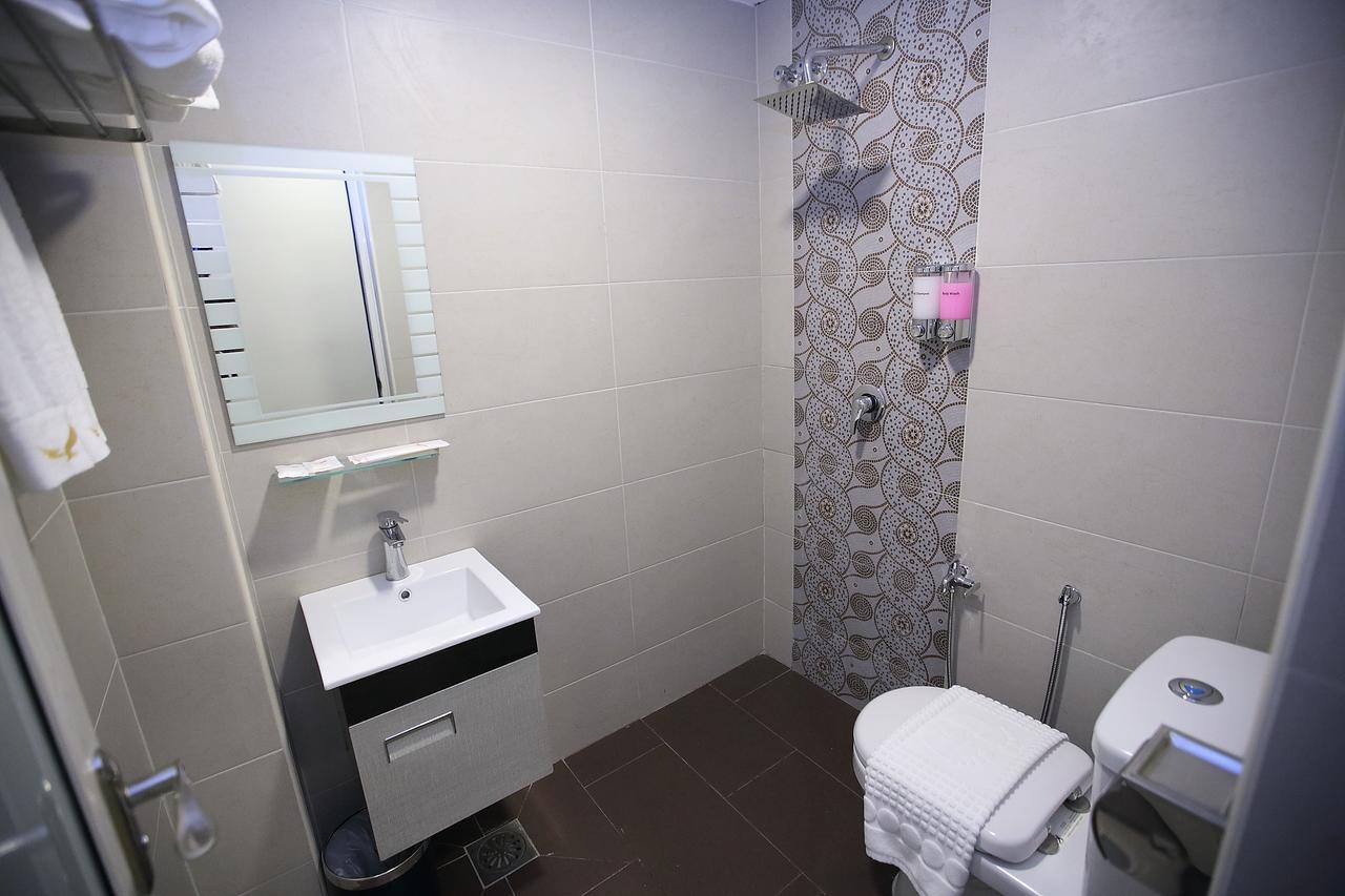 Al Khatiri Hotel Kubang Kerian Esterno foto