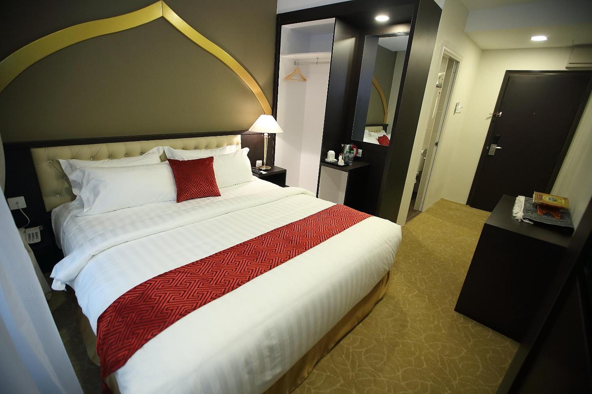 Al Khatiri Hotel Kubang Kerian Esterno foto