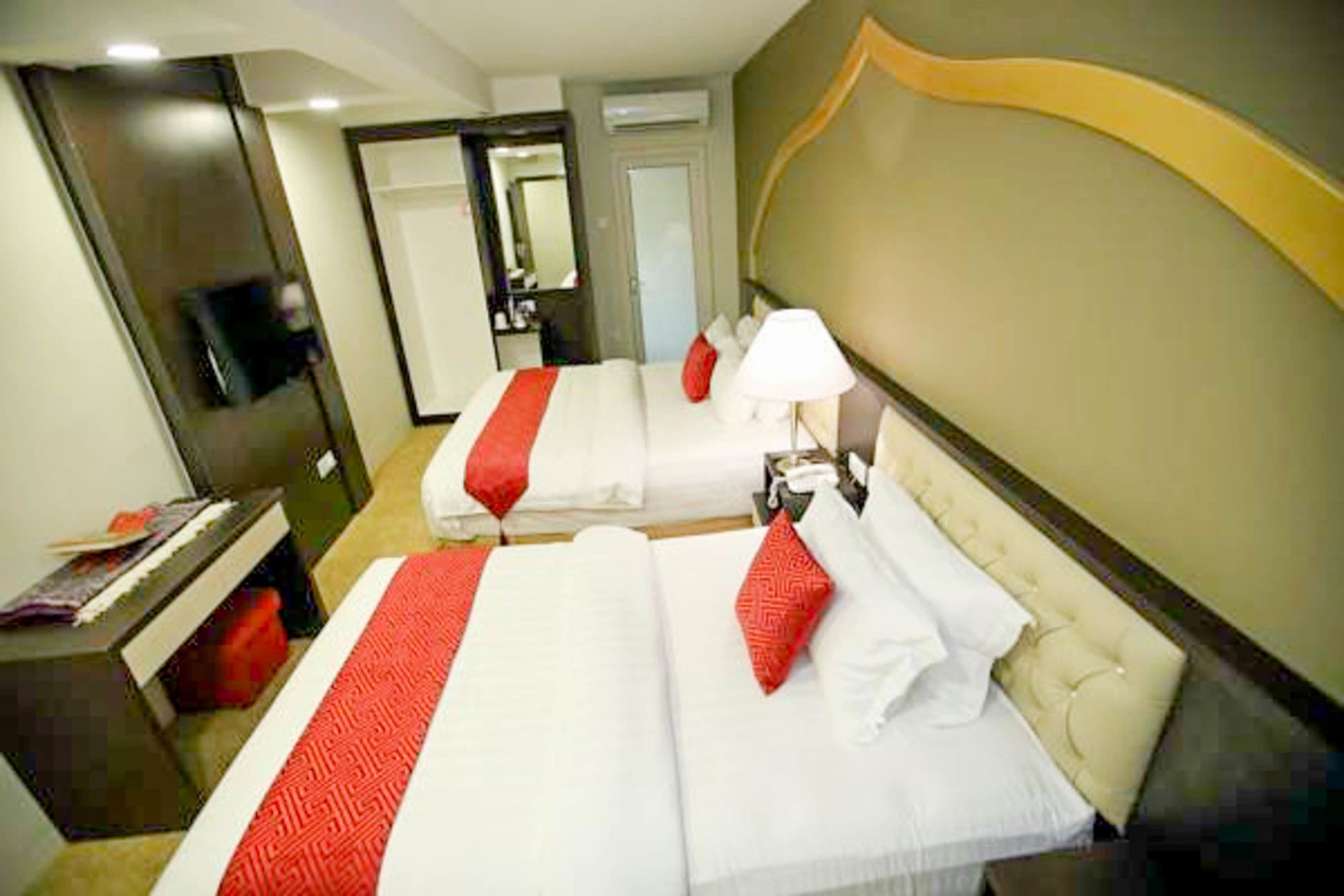 Al Khatiri Hotel Kubang Kerian Esterno foto